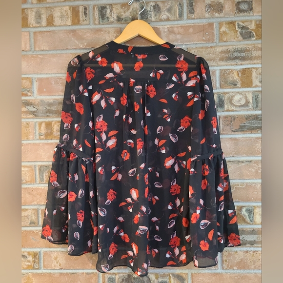 NWT Kensie Black with Red Shear Flowy Floral Bell Sleeve Blouse SZ M - Picture 7 of 12